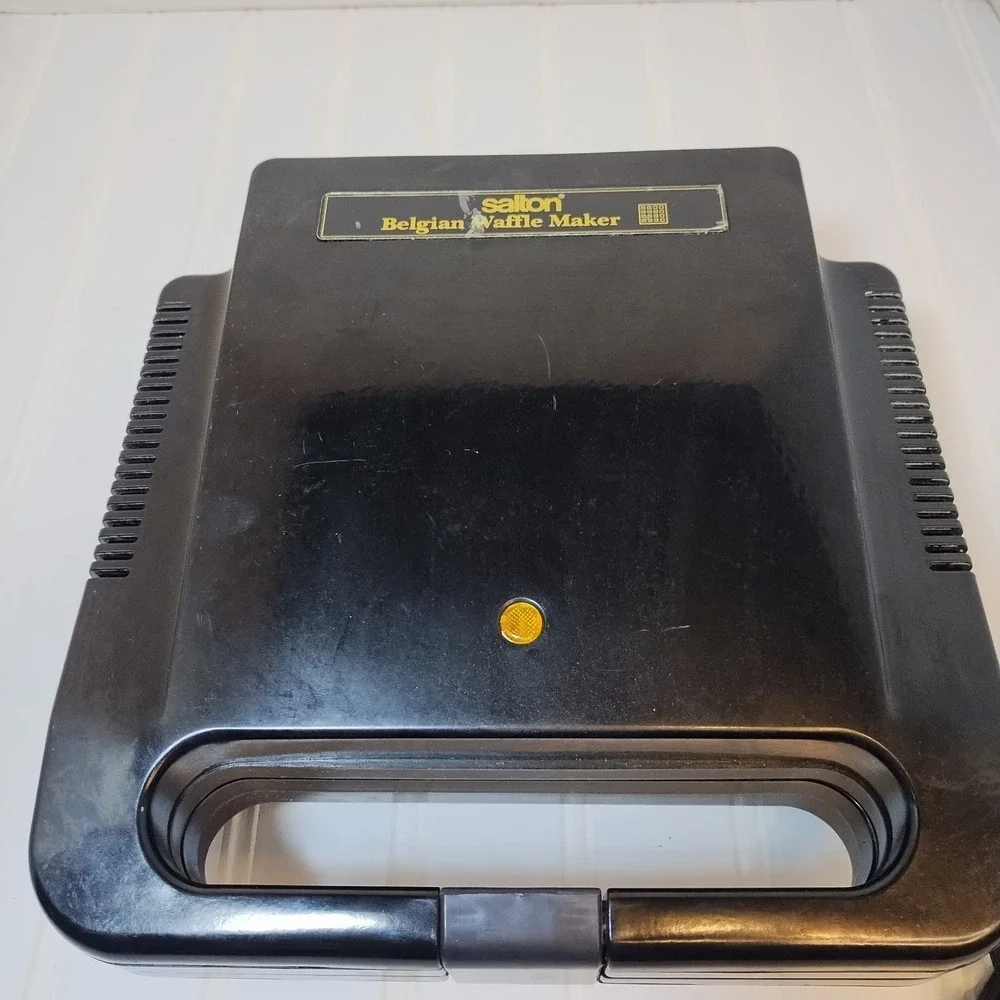 Salton Belgian Waffle‎ Maker - WM-4A - 120V - Nonstick Tested Working Vintage